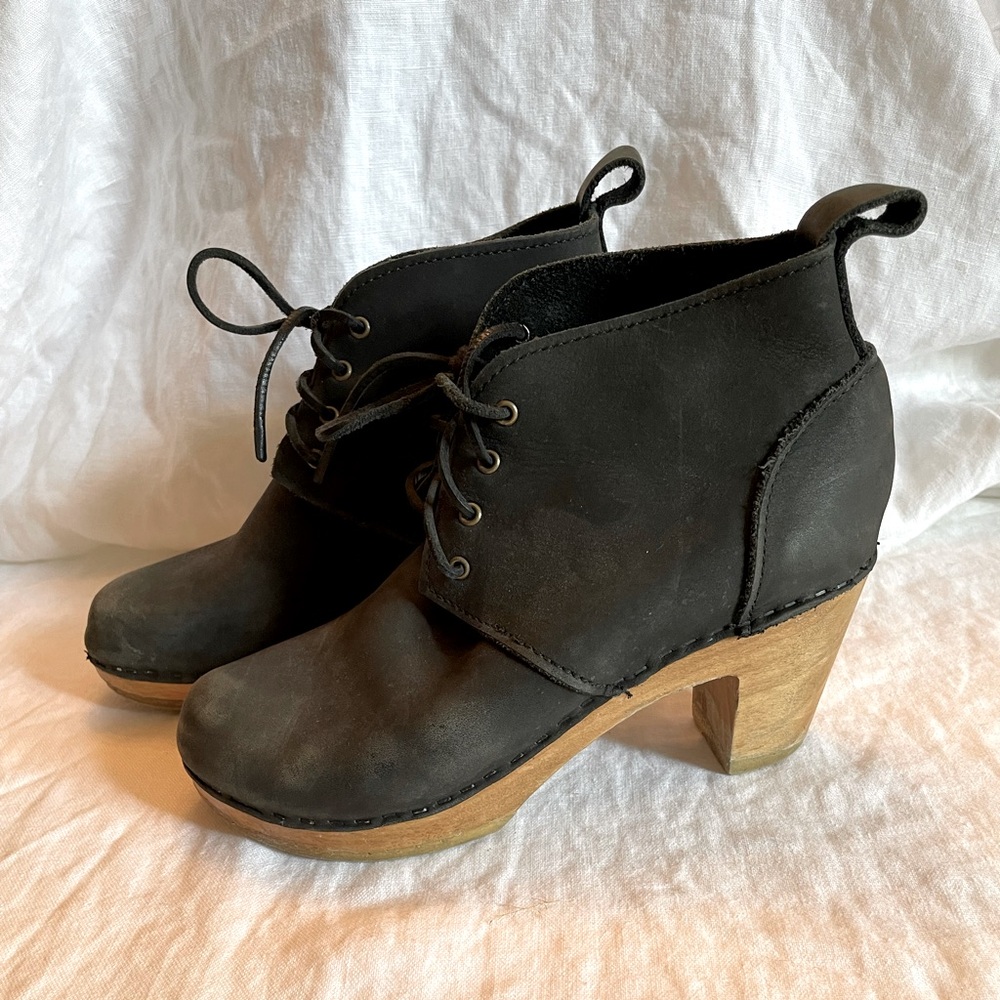 No. 6 Black lace up clog boot heels 38